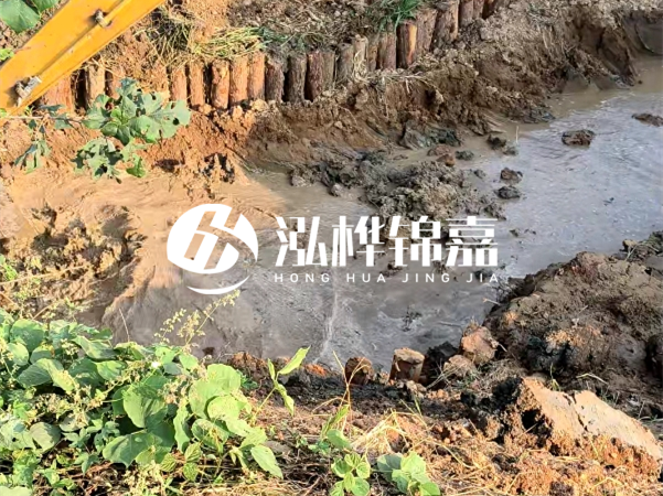 湖南防汛木樁批發(fā)廠家泓樺錦嘉 - 防洪木樁的作用是什么？?
